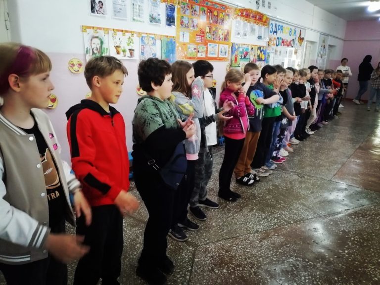 Открытие пришкольного лагеря »Будильник».